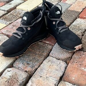 North Face black winter boots w pops of pink